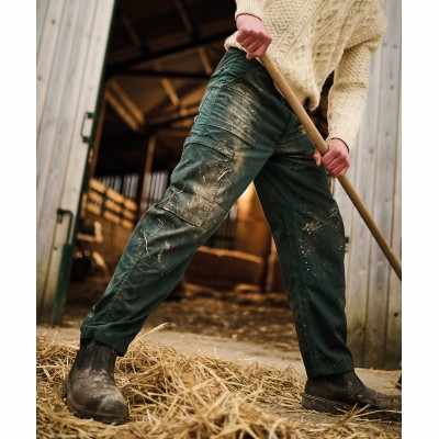 Nuovi pantaloni d'azione