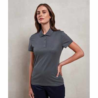 Polo da donna in tessuto riciclato tinto in massa