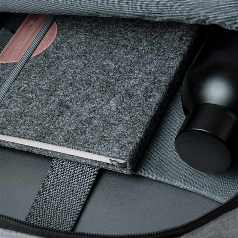 Zaino in poliestere con logo e scritte - cod. MK20882