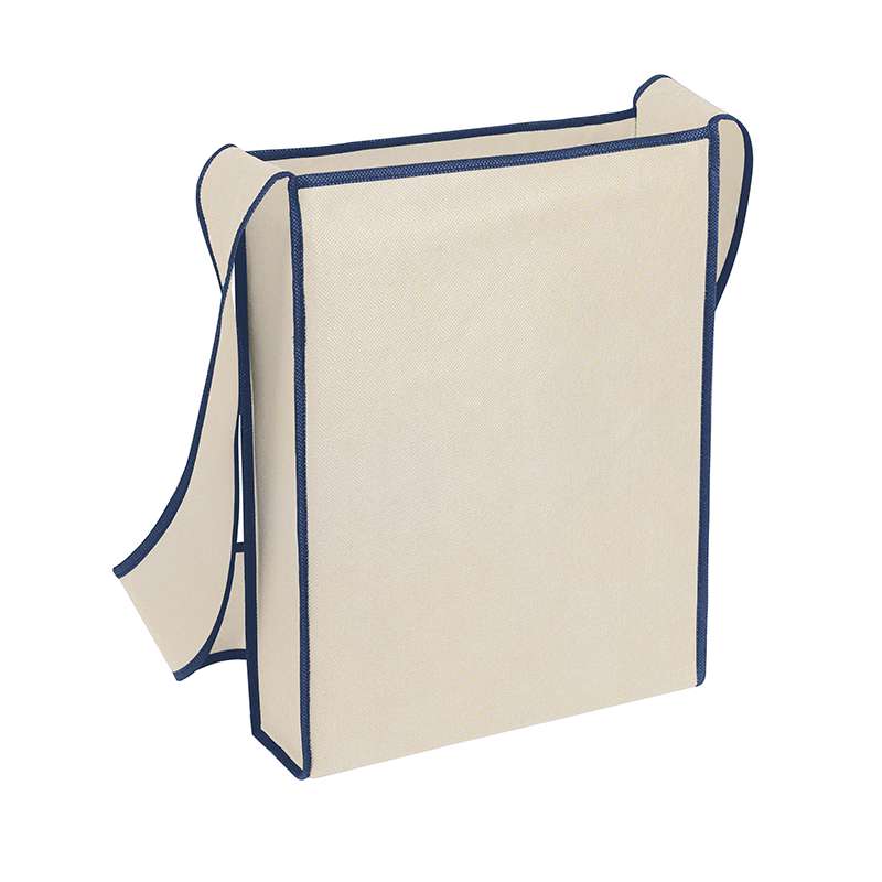 Tracolla in TNT personalizzata con soffietto f.to 30x38,5x8,5 cm. - cod. PG165