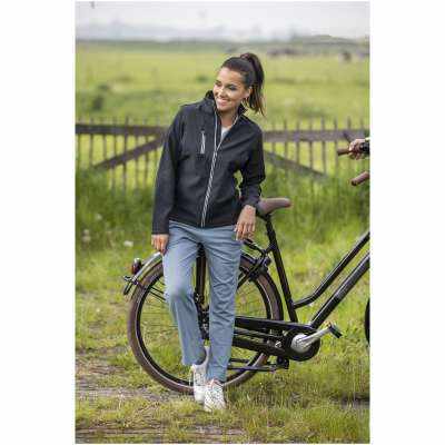 Giacca softshell da donna personalizzata - cod. P38324