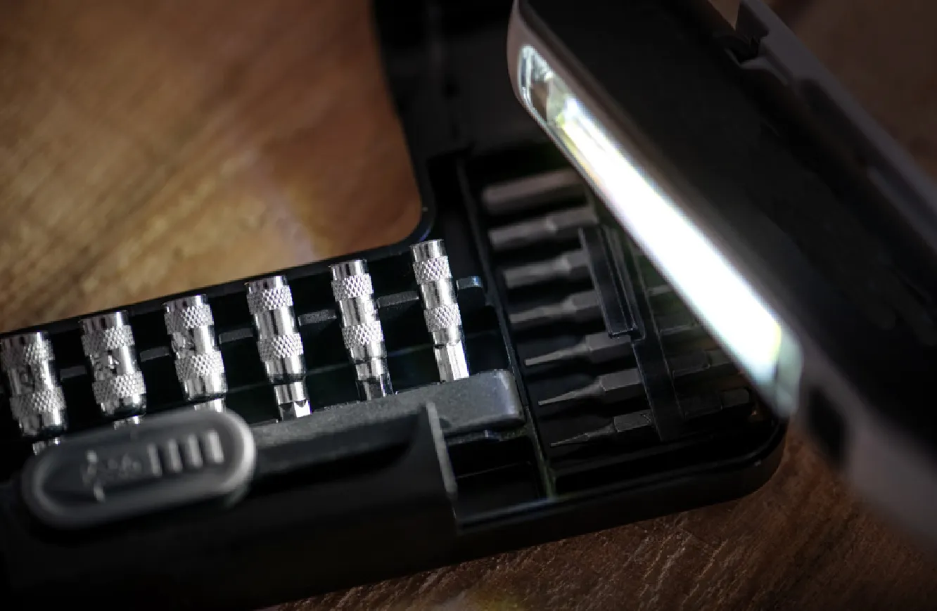 Torce tascabili a LED ricaricabili - FA-9540